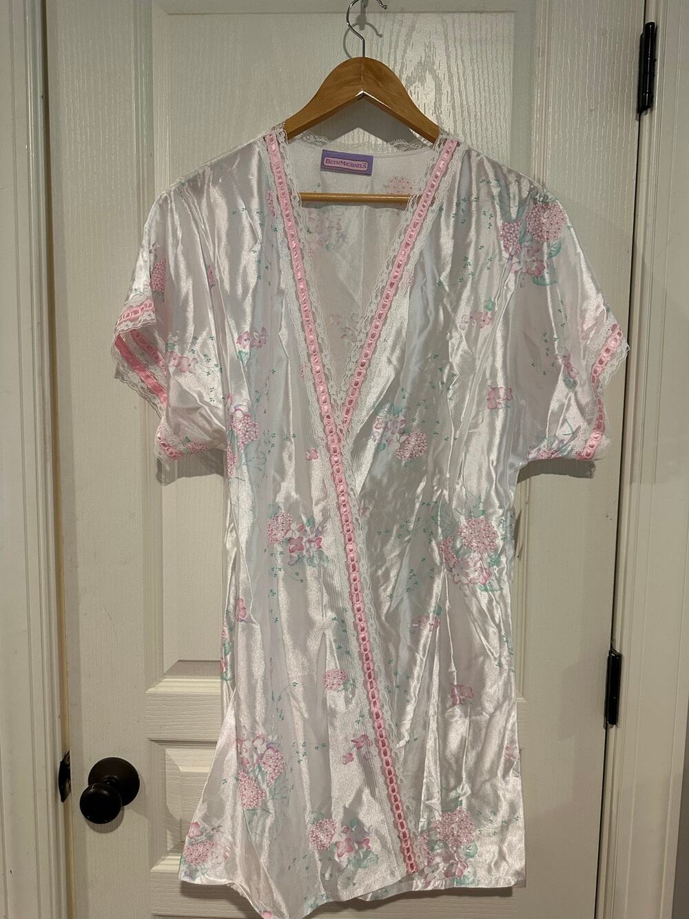 Vintage Sears Beth Michael's Silky Robe White Floral Missing belt Medium